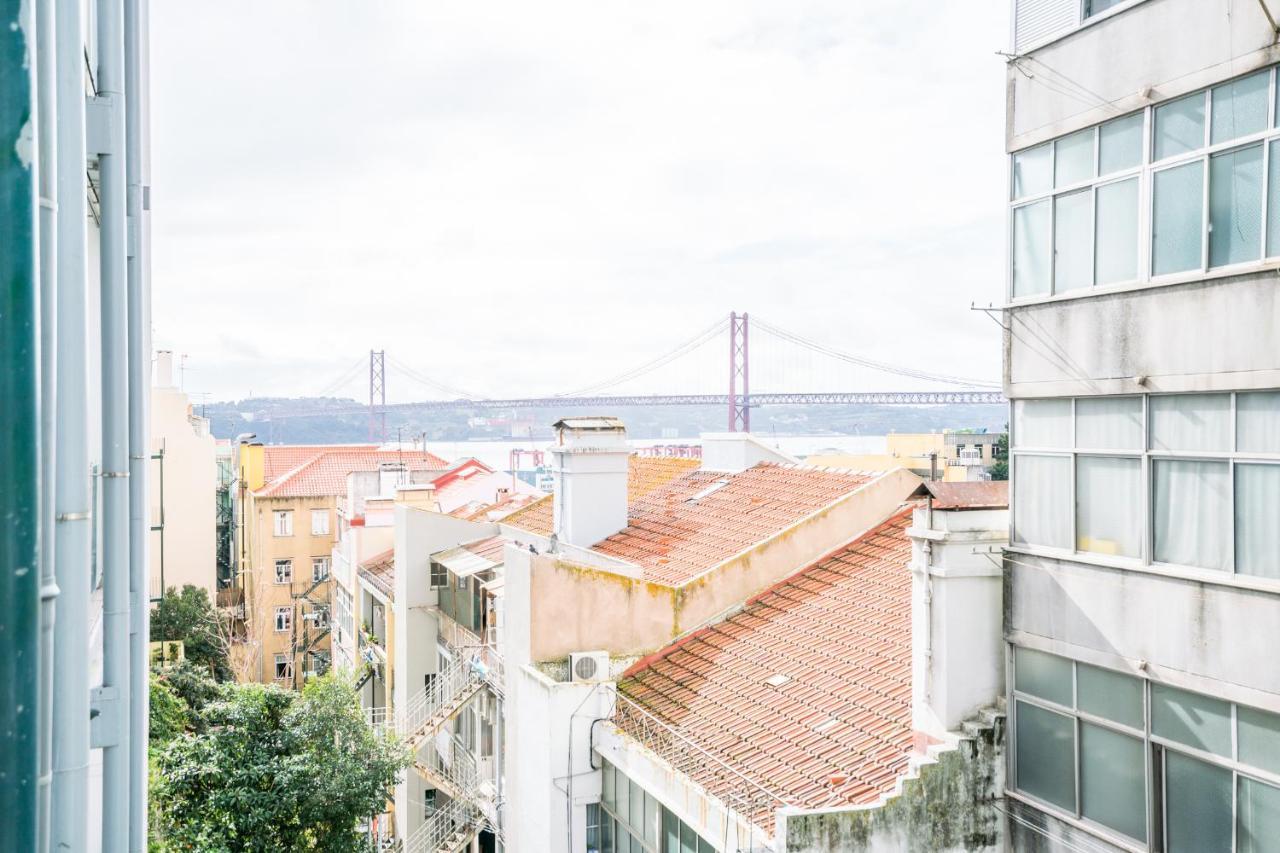 Estrela Neoclassical Apt- River View Lisbon